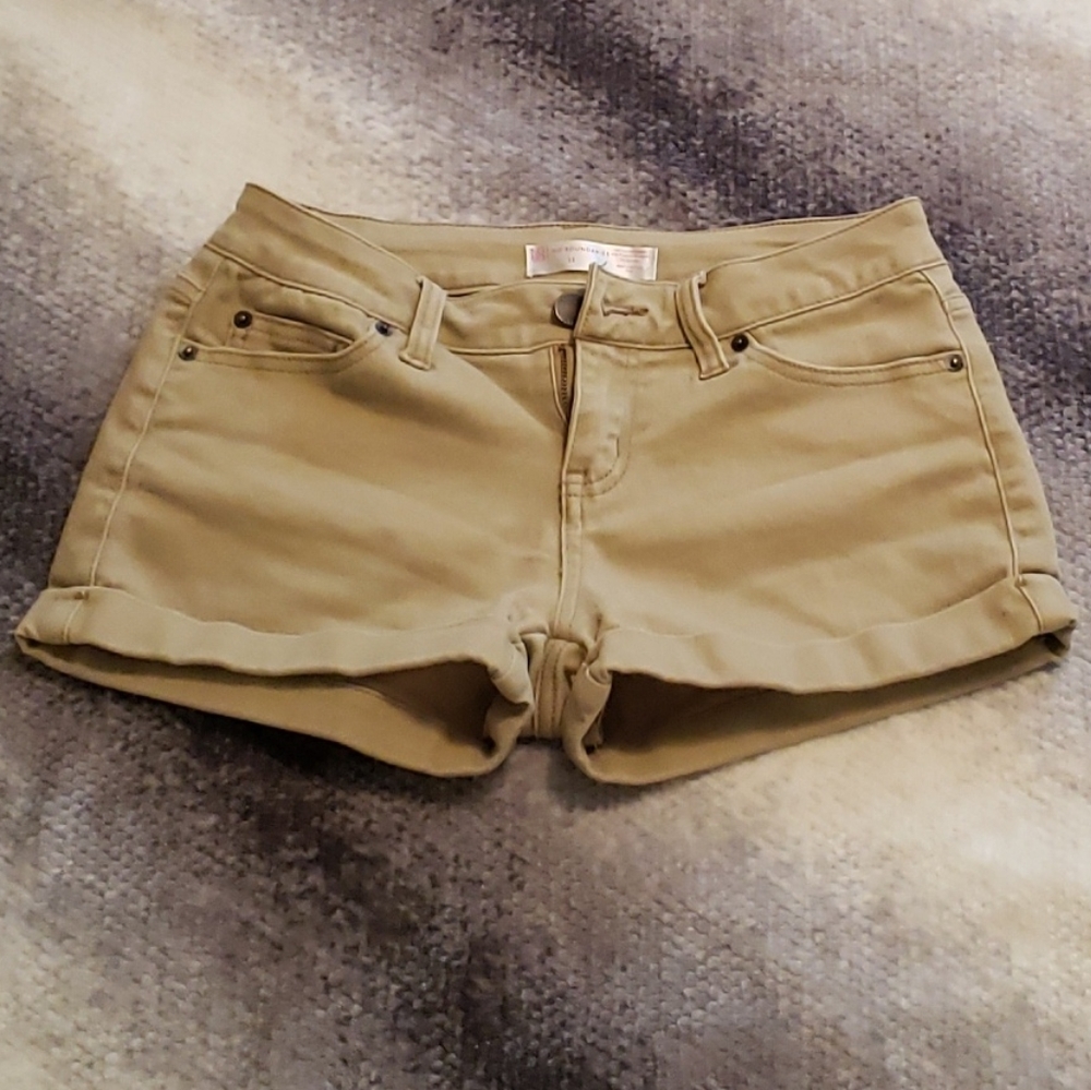 🔴 🎉 🎊 No Boundaries Tan Shorts